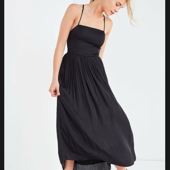 Urban Outfitters Dresses & Skirts - Urban outfitter morning light midi dress black